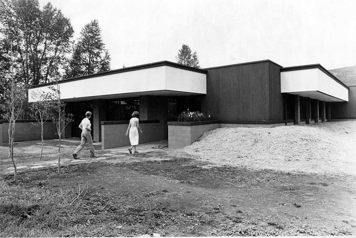 Bethe Hall at the Aspen Physics Center in the Aspen Times, August 24, 1978. Photo courtesy of Aspen Historical Society.
