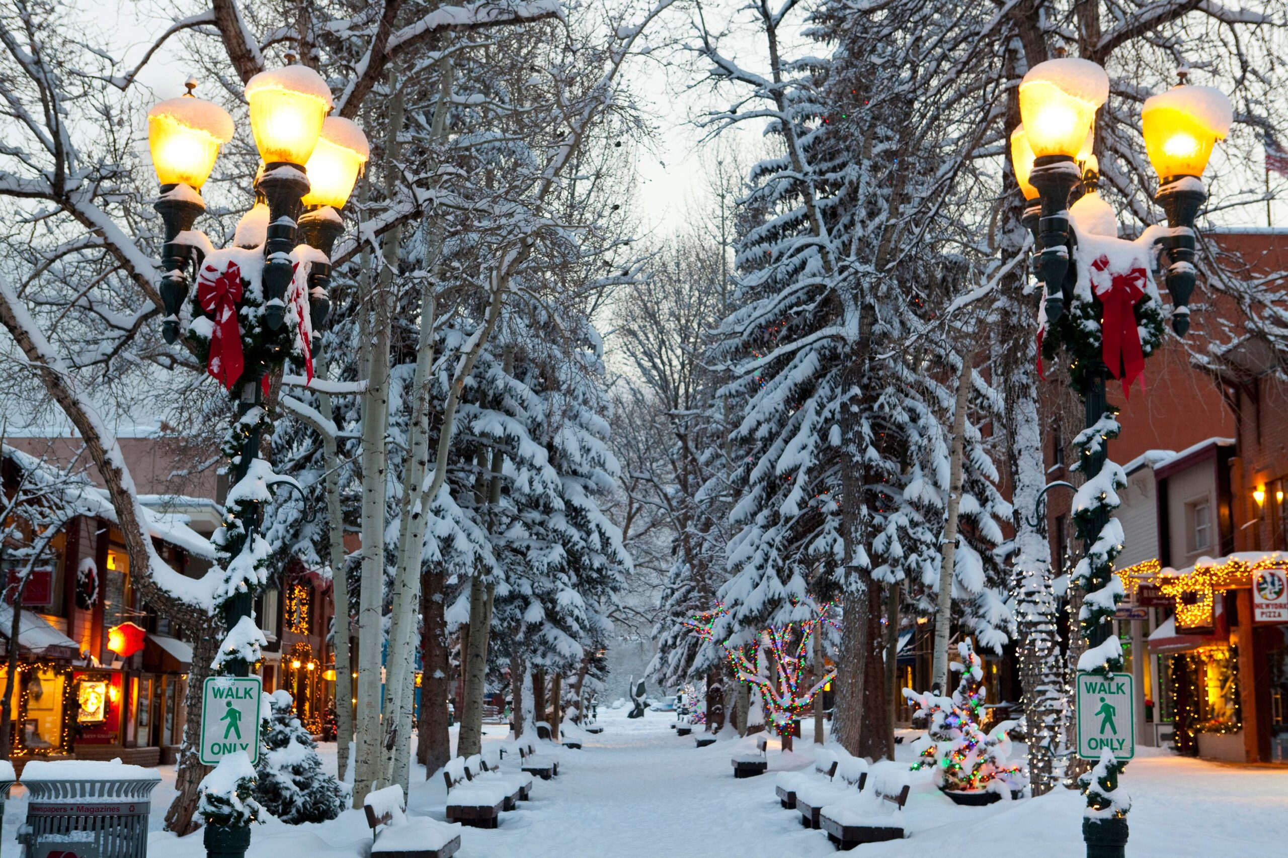 Winter in downtown Aspen. Image courtesy of Aspen Chamber Resort Association (ACRA).