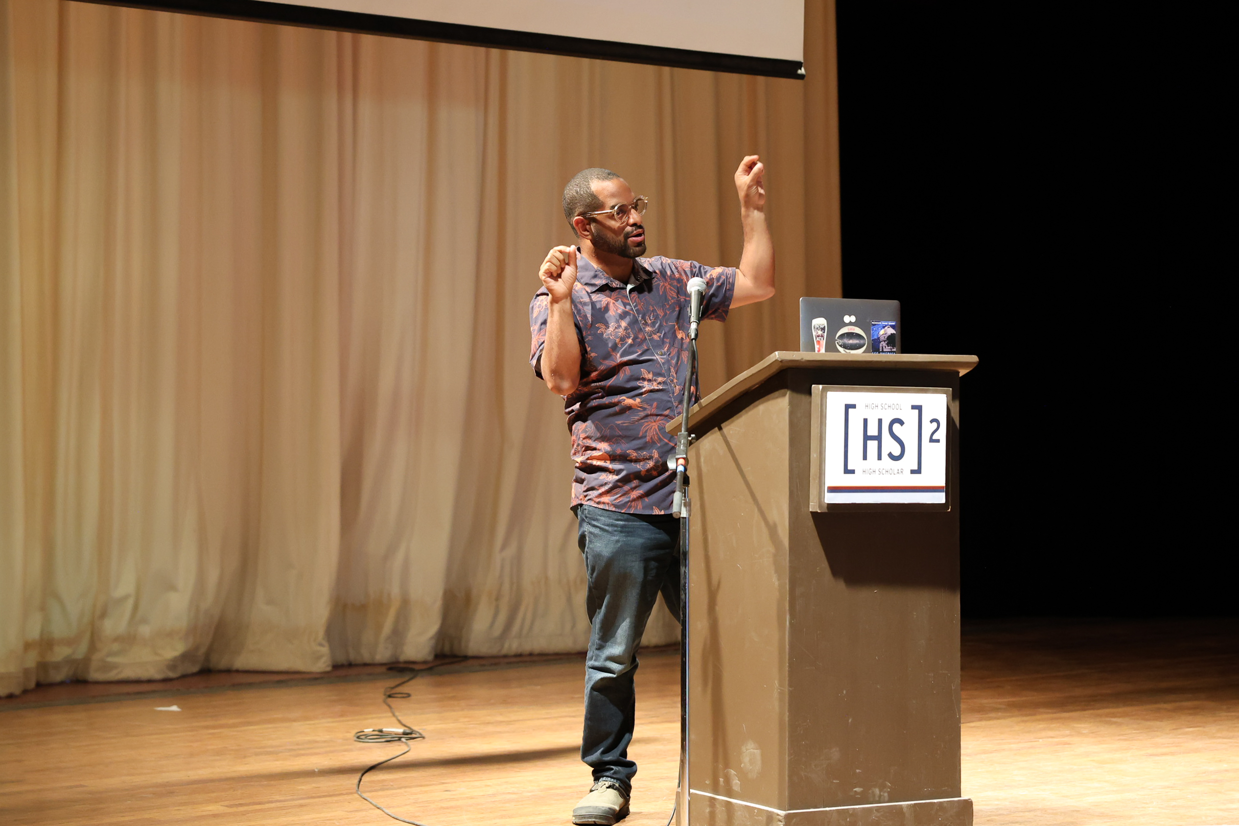 Keith Hawkins talks to [HS]2 students about two different hypotheses of the Milky Way.